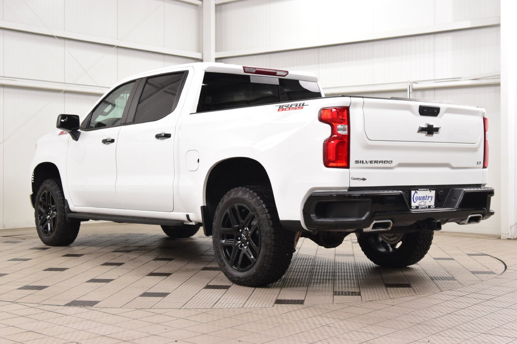 Used 2024 Chevrolet Silverado 1500 LT Trail Boss w/ Convenience Package II AWD/4WD image 6