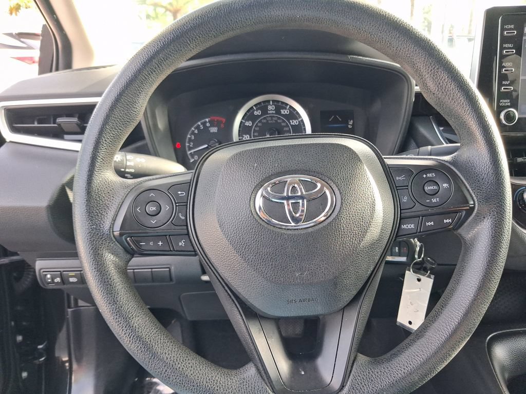 Used 2020 Toyota Corolla LE FWD image 18