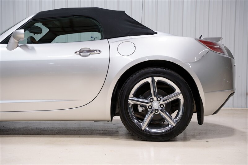 Used 2008 Saturn Sky w/ Premium Trim Package RWD image 4