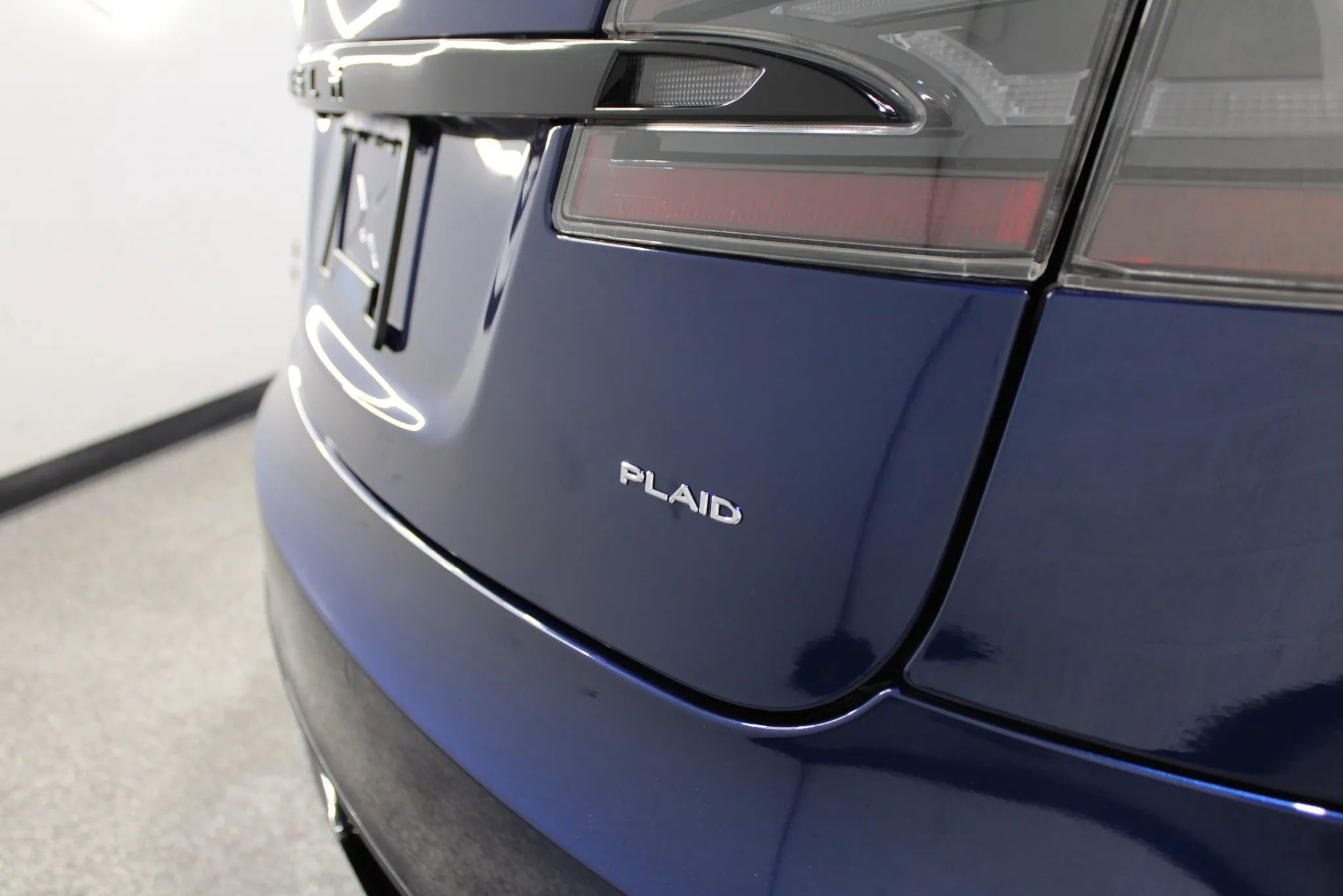 Used 2022 Tesla Model S Plaid image 8