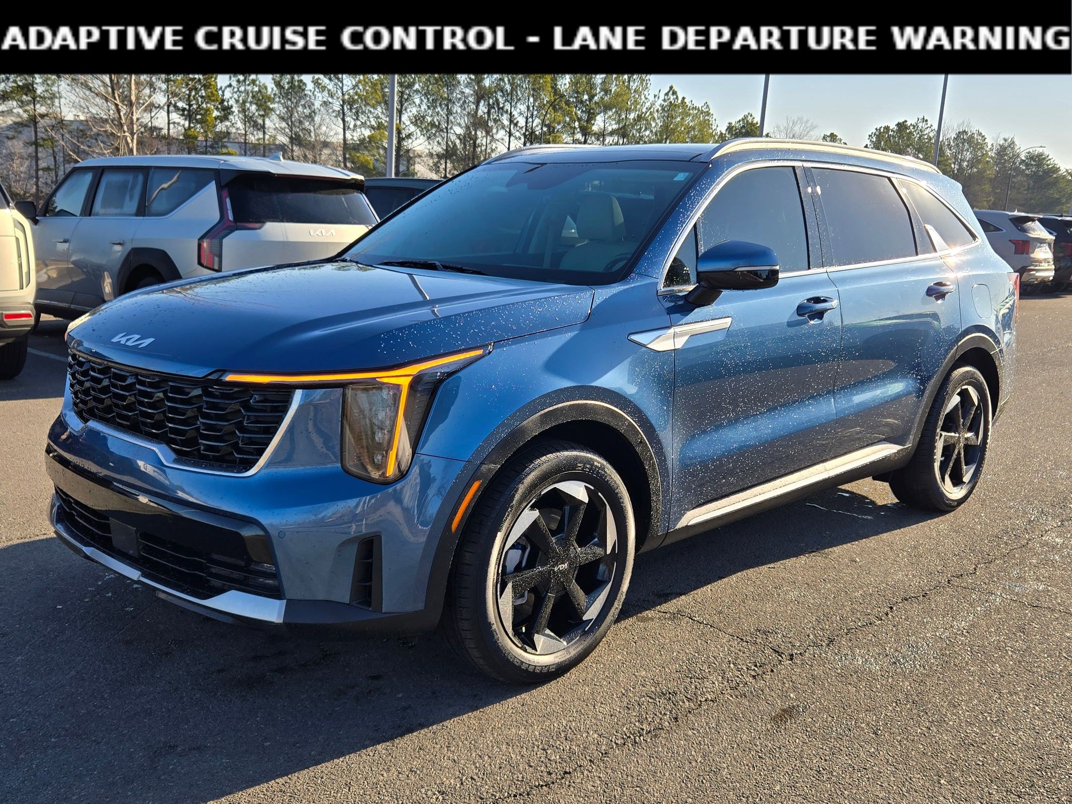 Certified 2025 Kia Sorento EX w/ EX Panoramic Sunroof Package image 3