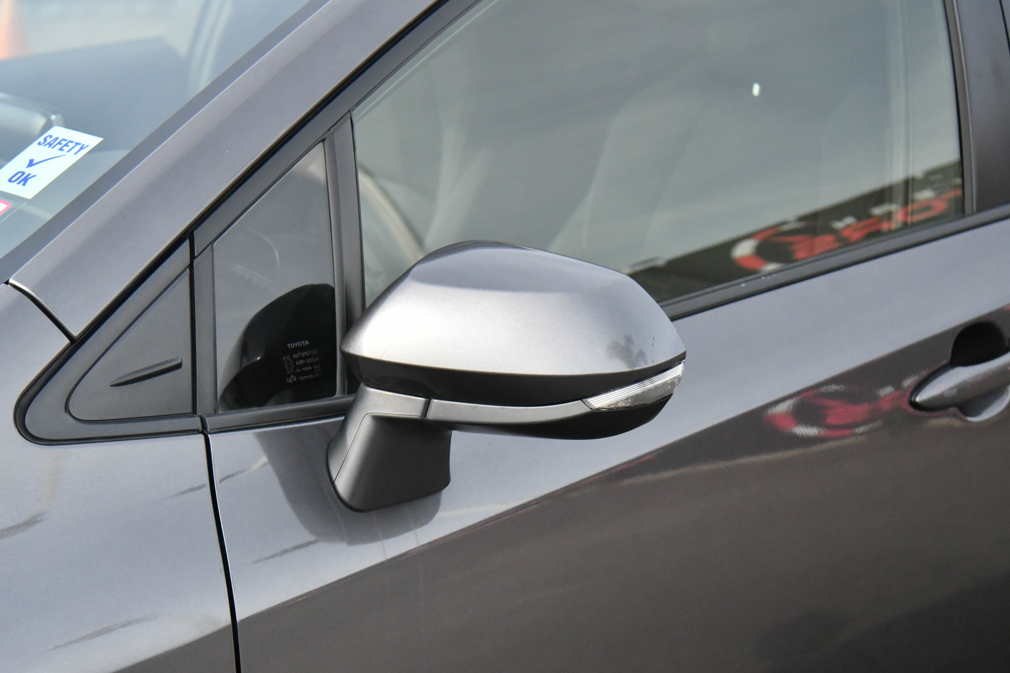 Used 2024 Toyota Corolla SE w/ SE Package image 13