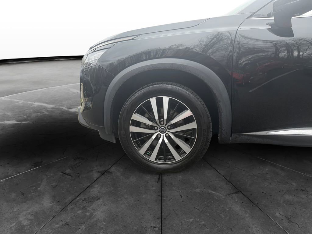 Used 2023 Nissan Pathfinder Platinum image 14