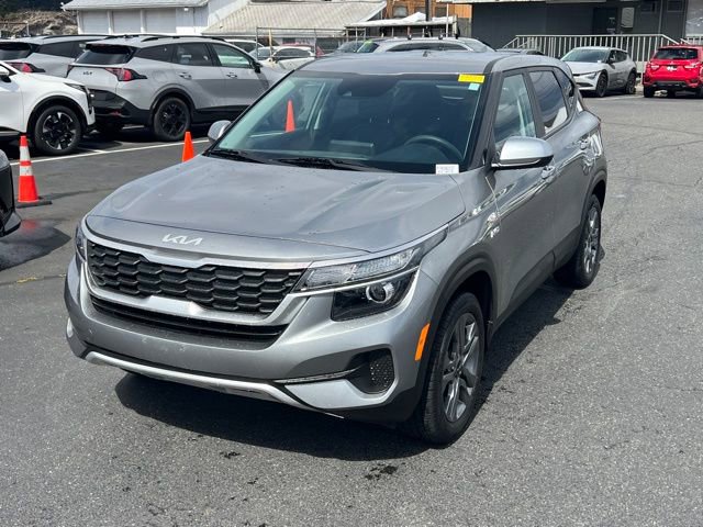 Certified 2023 Kia Seltos LX AWD/4WD image 3