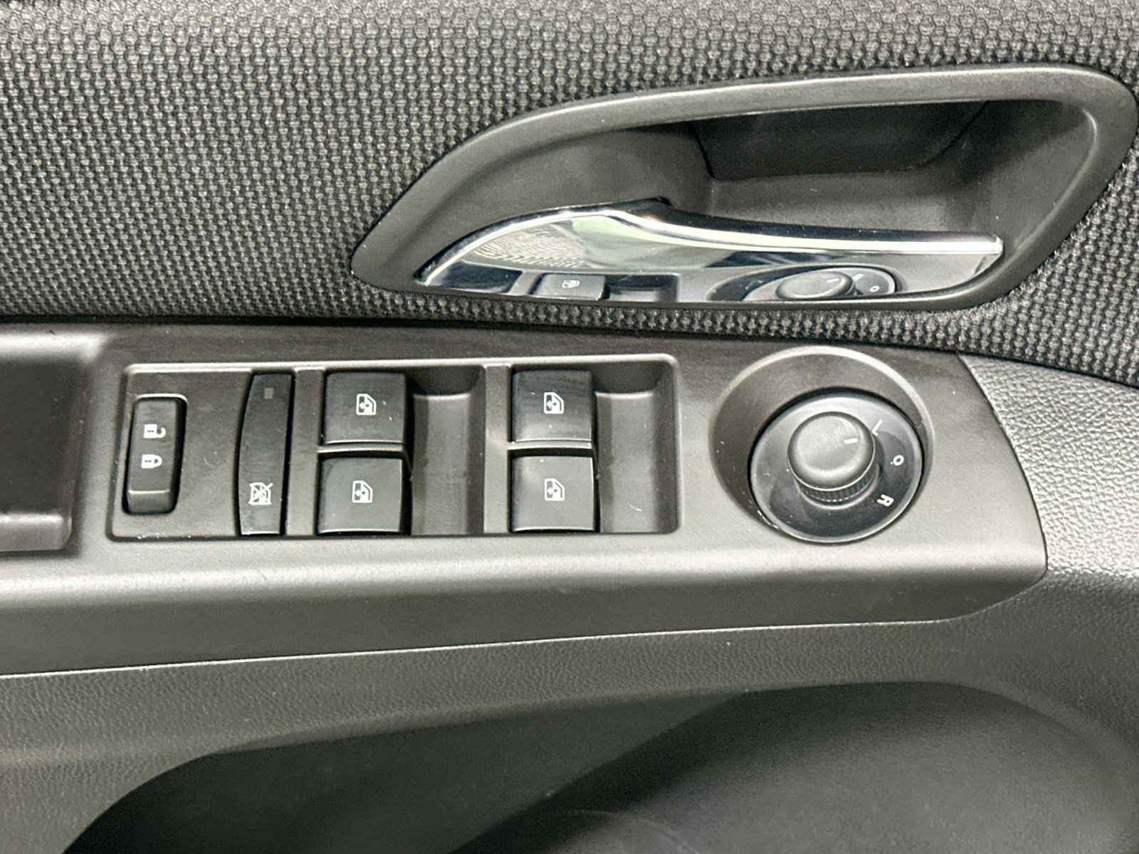 Used 2015 Chevrolet Cruze LTZ w/ Sun, Sound and Sport Package image 16