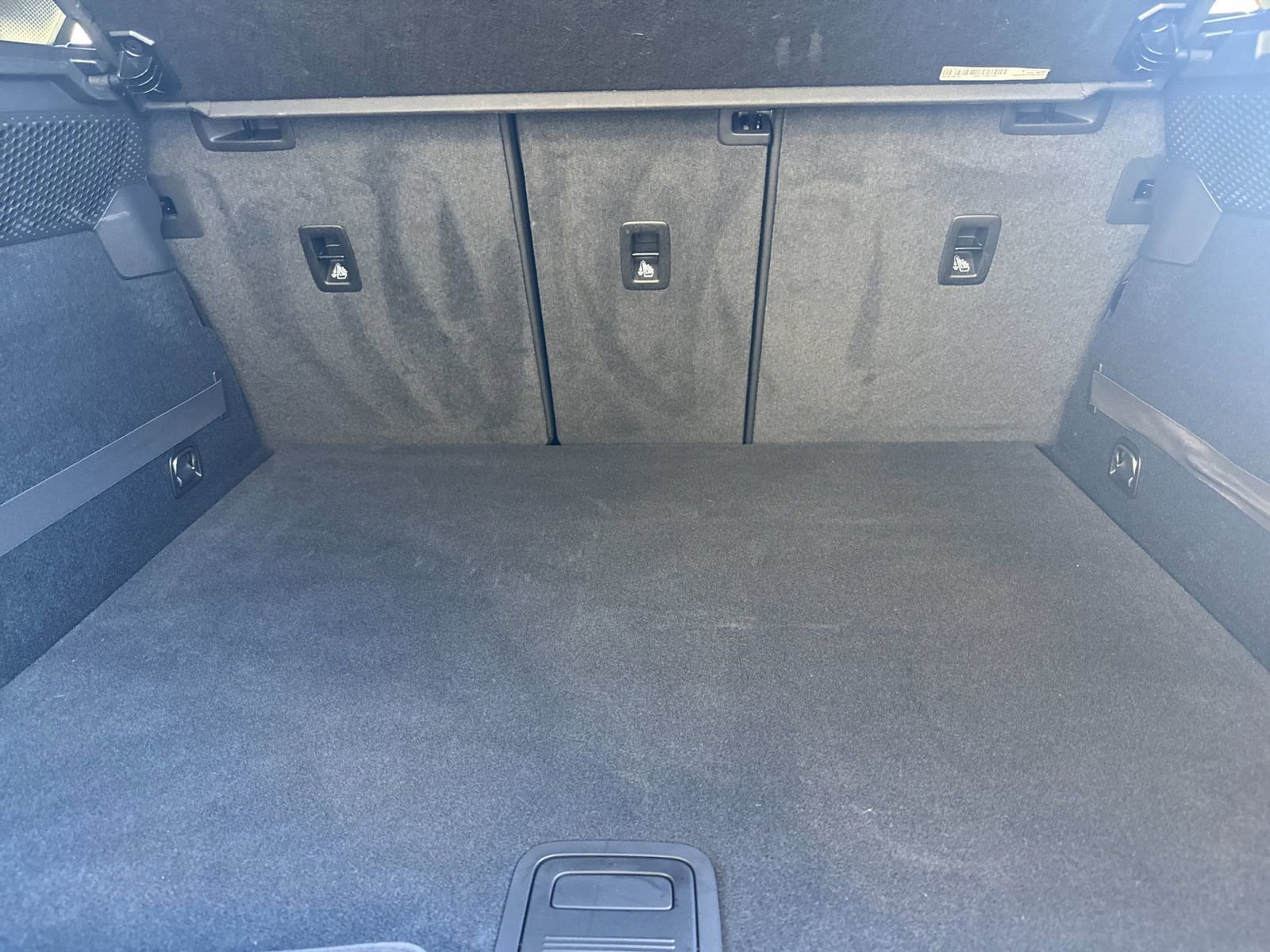 Used 2025 Porsche Macan Electric image 17