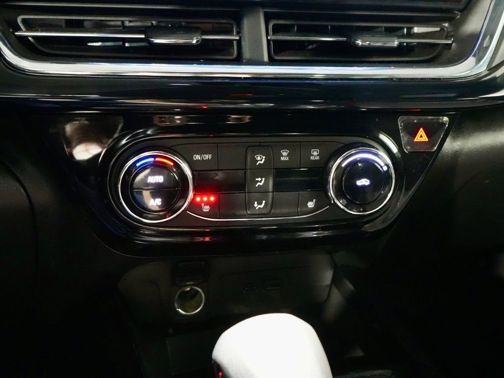 Used 2025 Chevrolet Trax RS w/ Driver Confidence Package image 18