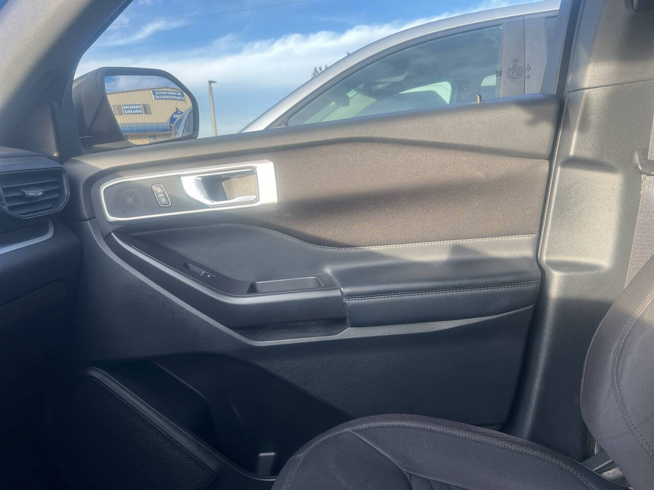 Used 2020 Ford Explorer XLT RWD image 23