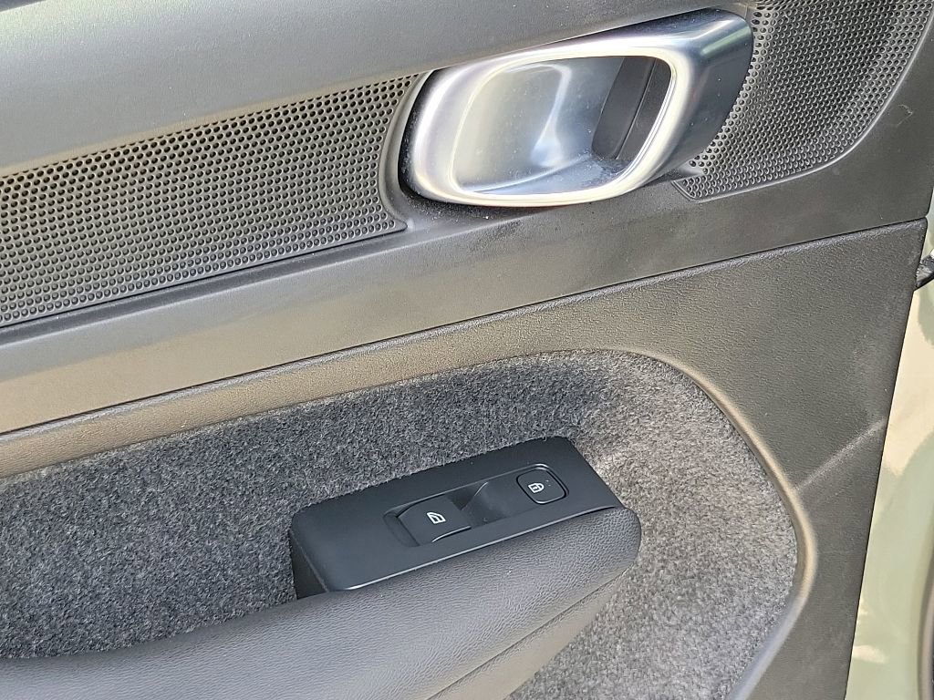 Used 2023 Volvo C40 P8 Recharge Plus AWD/4WD image 10