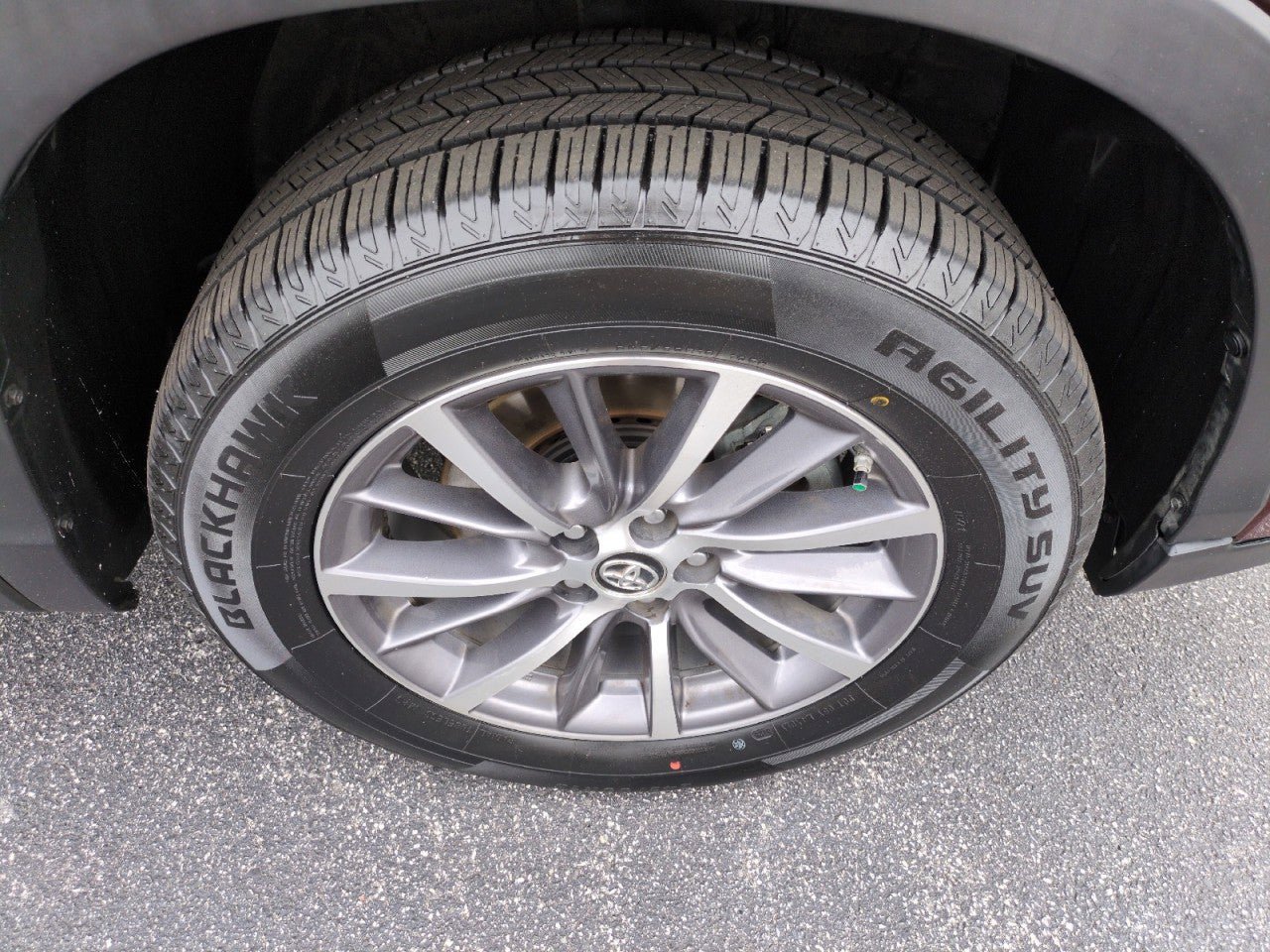 Used 2019 Toyota Highlander XLE FWD image 8