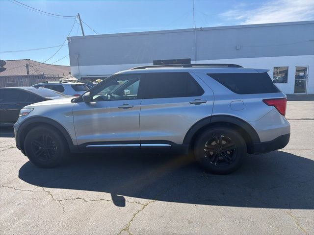 Used 2020 Ford Explorer XLT w/ Equipment Group 202A image 7