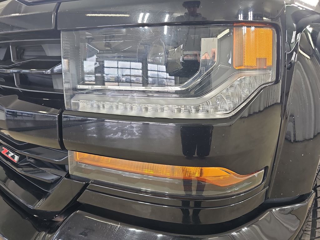 Used 2018 Chevrolet Silverado 1500 LT w/ All Star Edition image 35