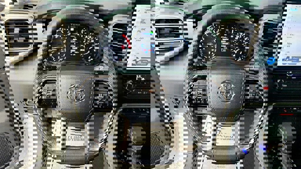 Used 2022 Toyota Tundra SR5 w/ SR5 Premium Package image 24