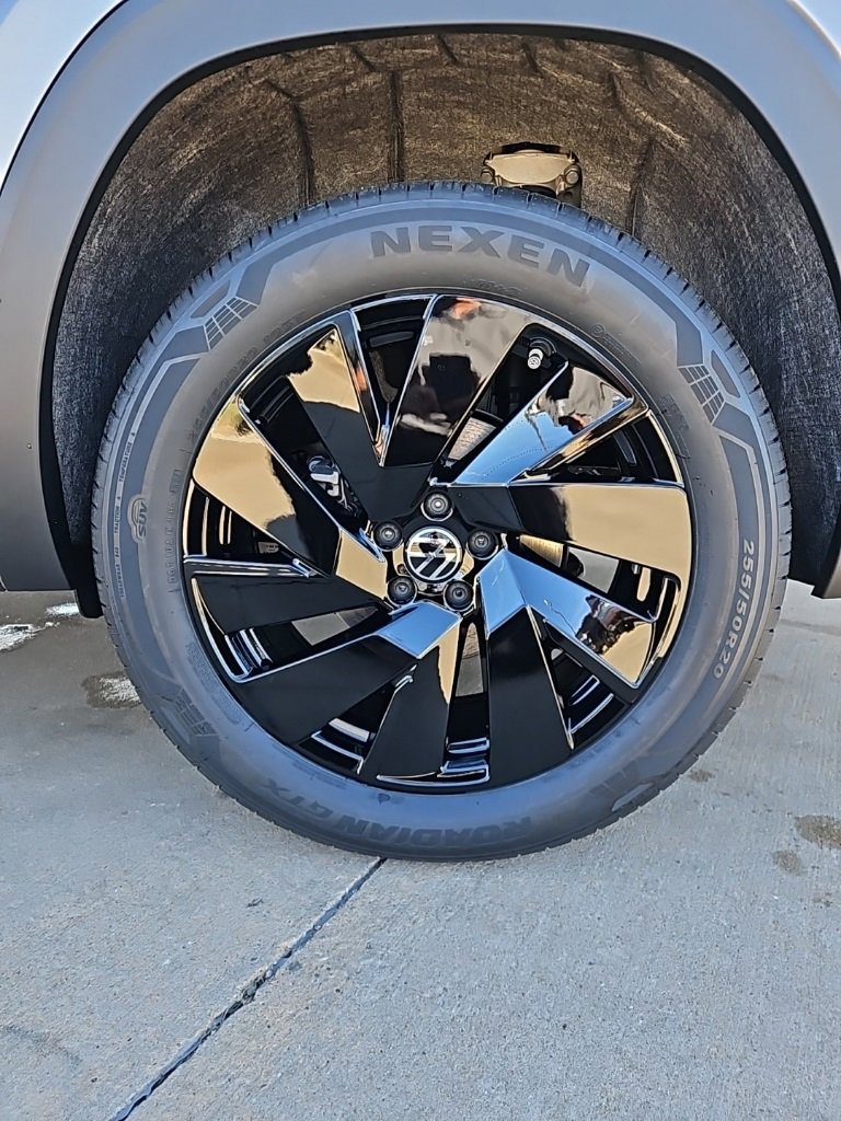 New 2026 Volkswagen Atlas SE image 9