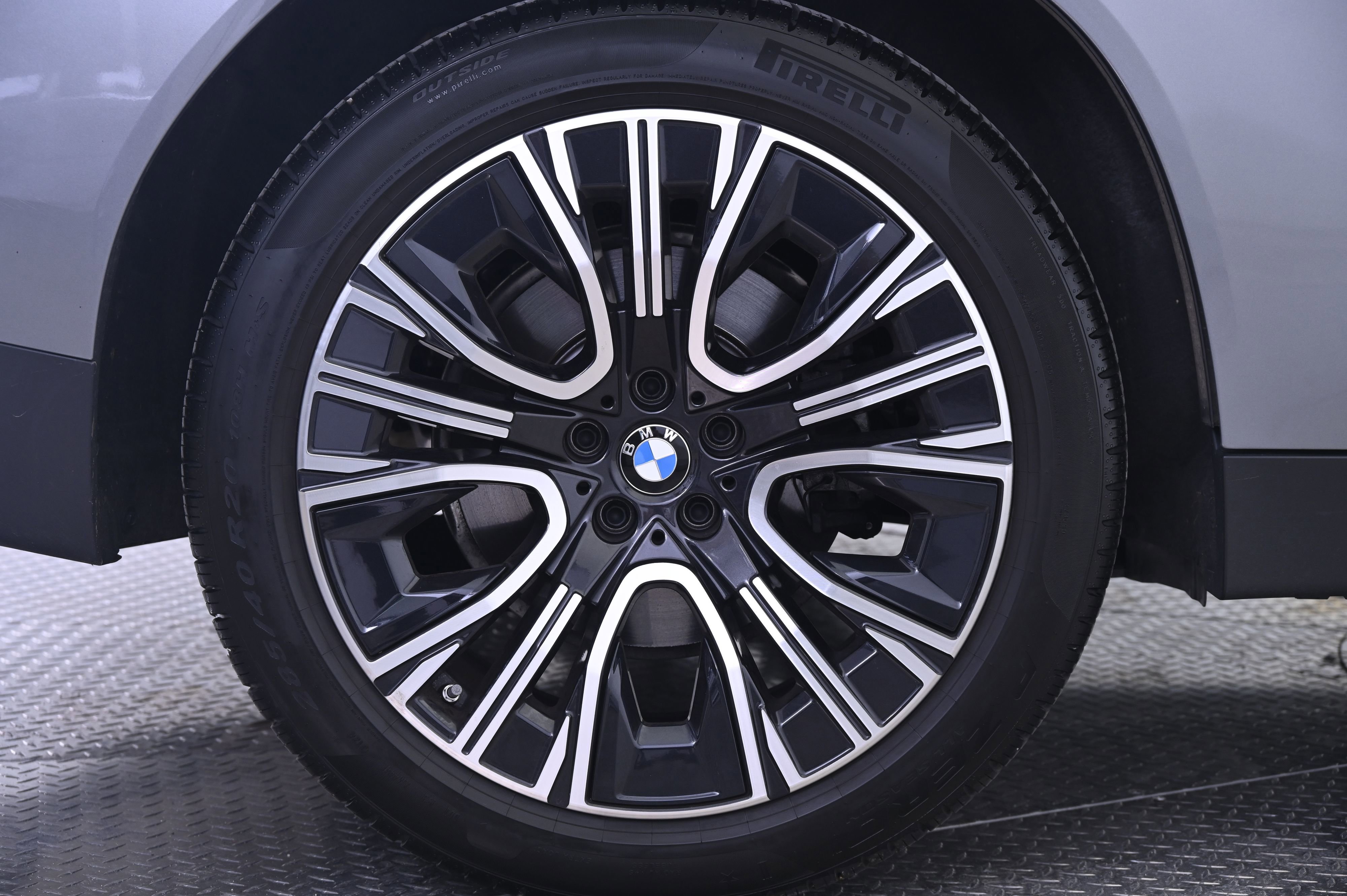 Used 2025 BMW X3 xDrive30i w/ Convenience Package image 13