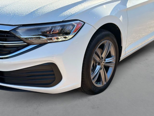 Certified 2023 Volkswagen Jetta SE FWD image 10