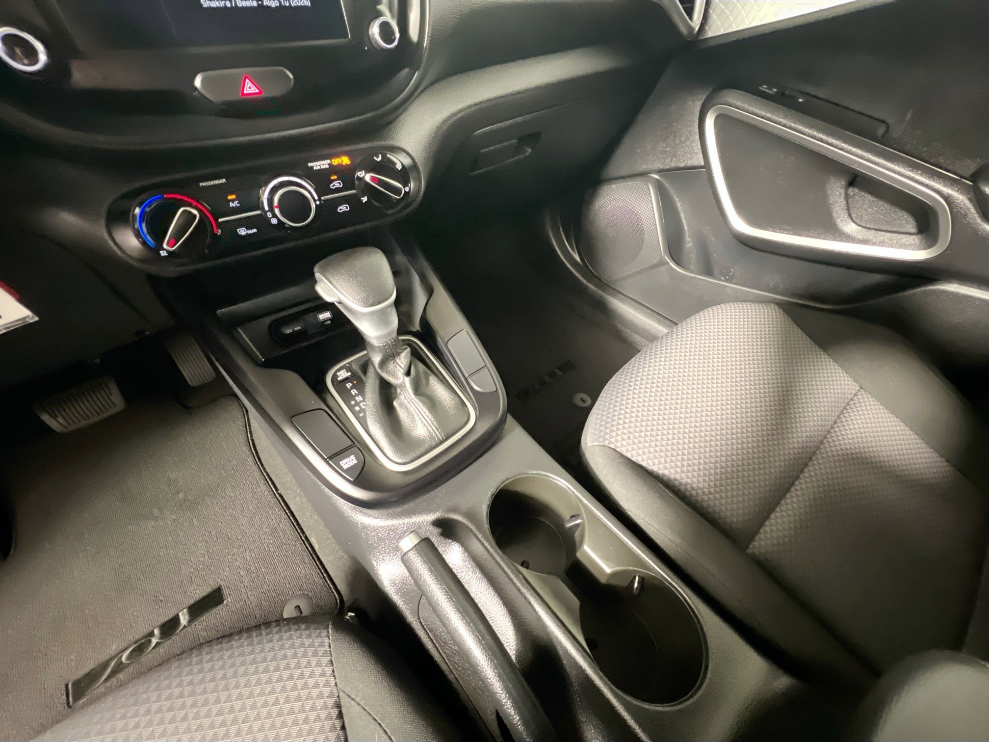 Used 2025 Kia Soul LX w/ LX Technology Package image 25