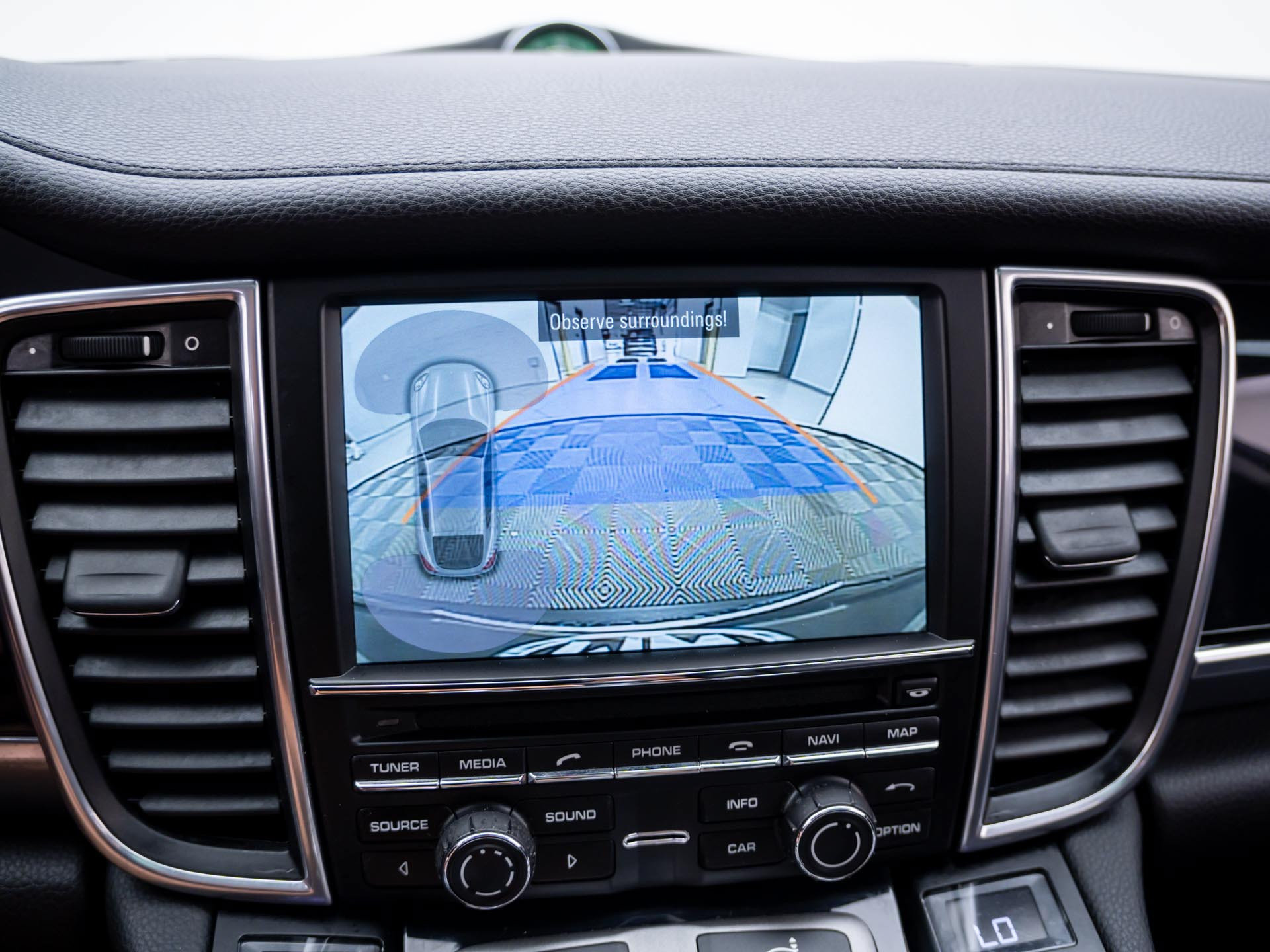 Used 2015 Porsche Panamera image 21