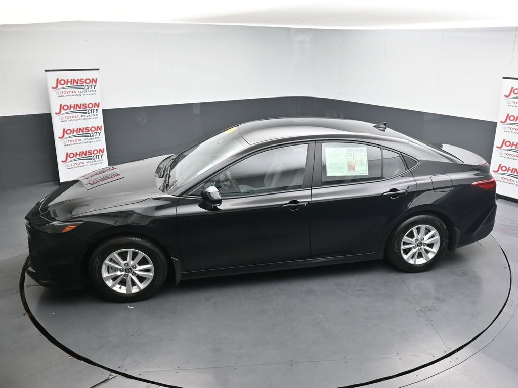Used 2025 Toyota Camry LE FWD image 27