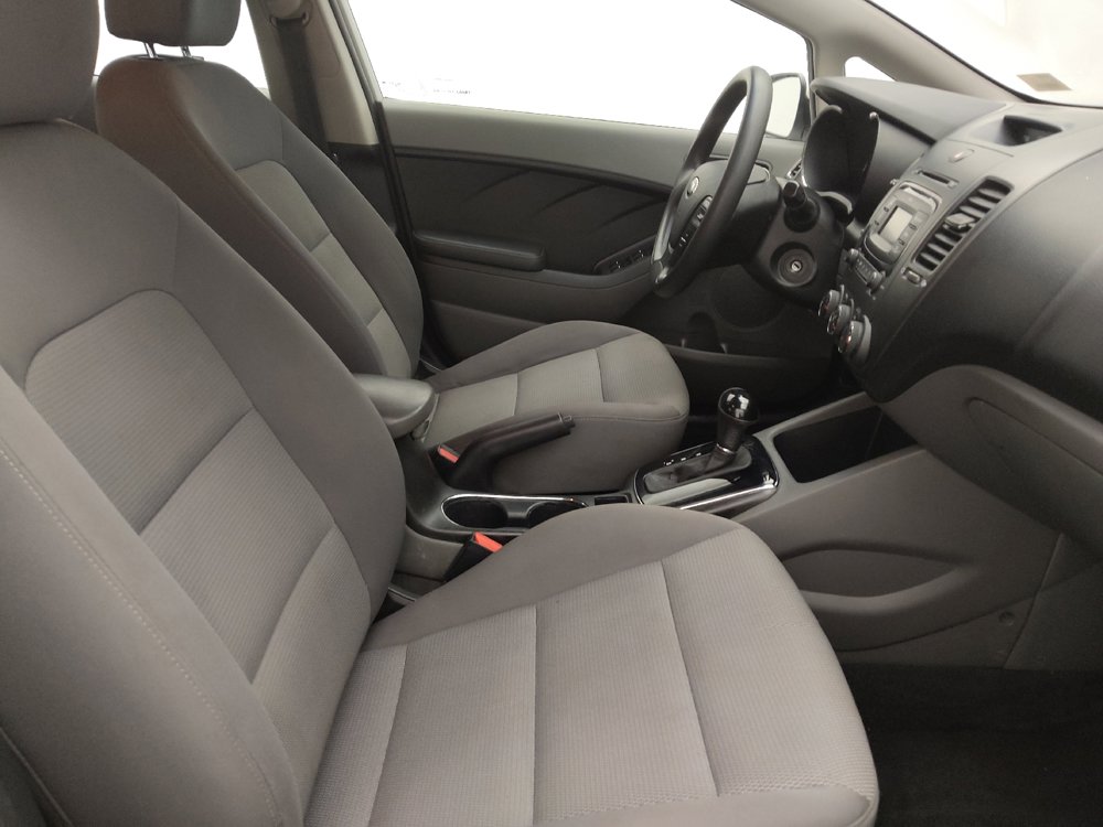 Used 2017 Kia Forte LX image 21