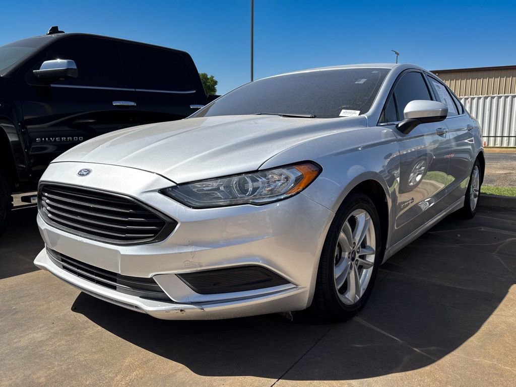 Used 2018 Ford Fusion SE FWD image 3