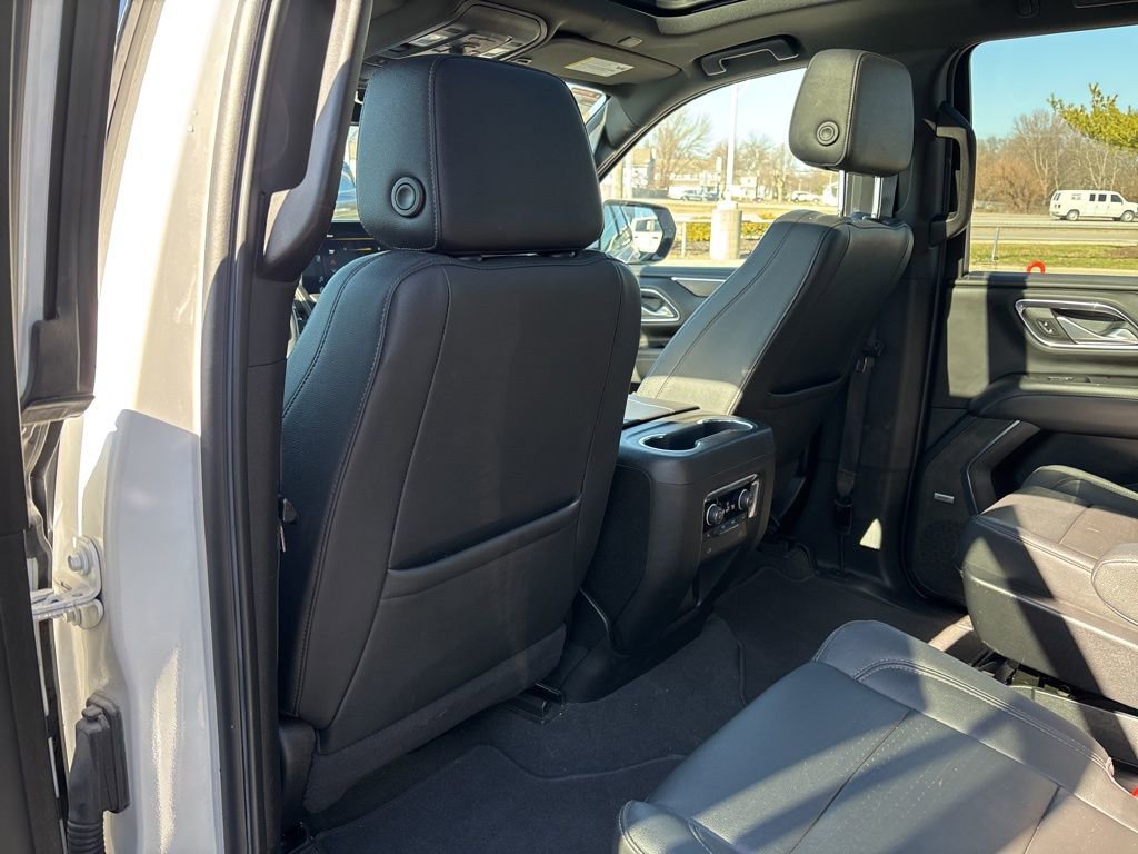 Used 2022 Chevrolet Tahoe Z71 w/ Luxury Package AWD/4WD image 46