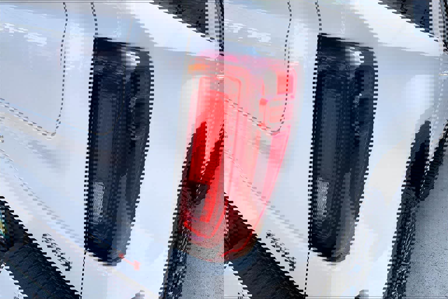 Used 2022 GMC Sierra 1500 AT4 w/ AT4 Preferred Package image 32