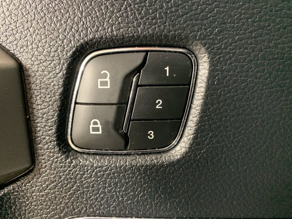 Used 2019 Ford F150 Lariat w/ Equipment Group 502A Luxury image 17