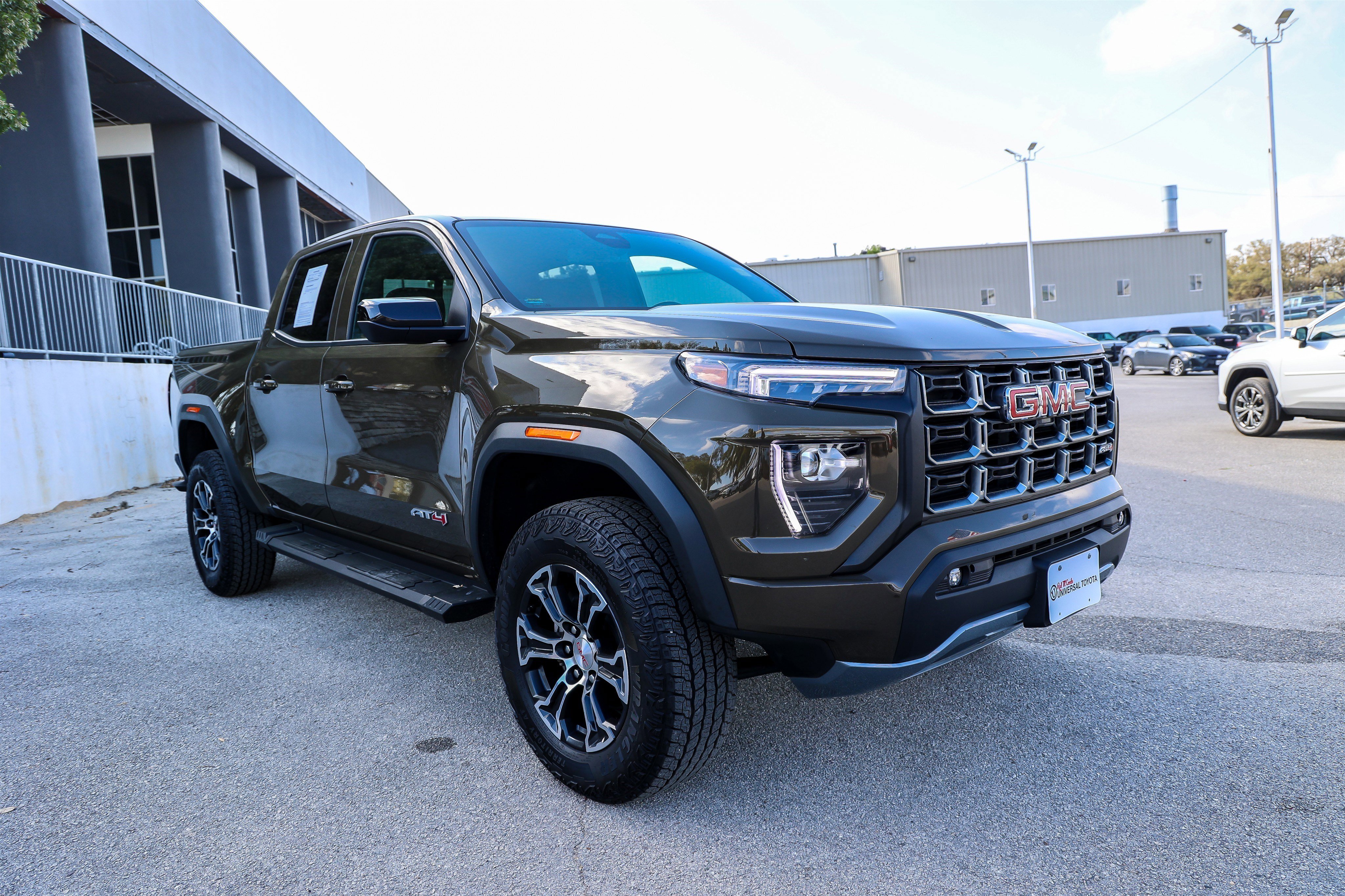 Used 2025 GMC Canyon AT4 w/ AT4 Premium Package image 6