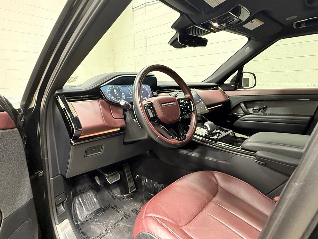 Used 2025 Land Rover Range Rover Sport Dynamic SE AWD/4WD image 23