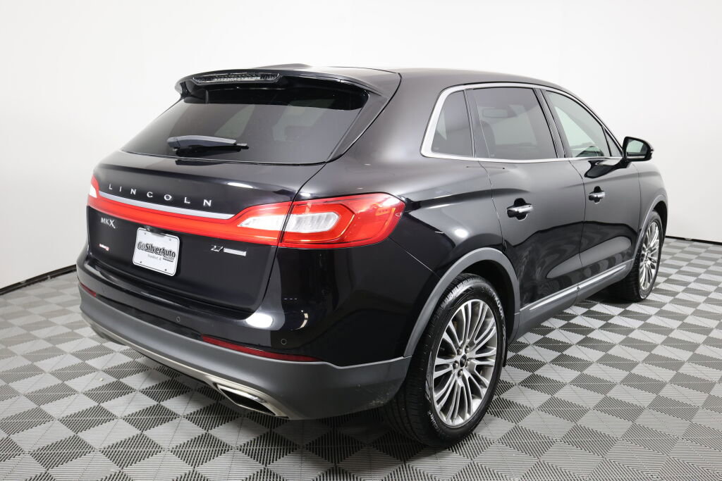 Used 2016 Lincoln MKX Reserve w/ Climate Package image 2