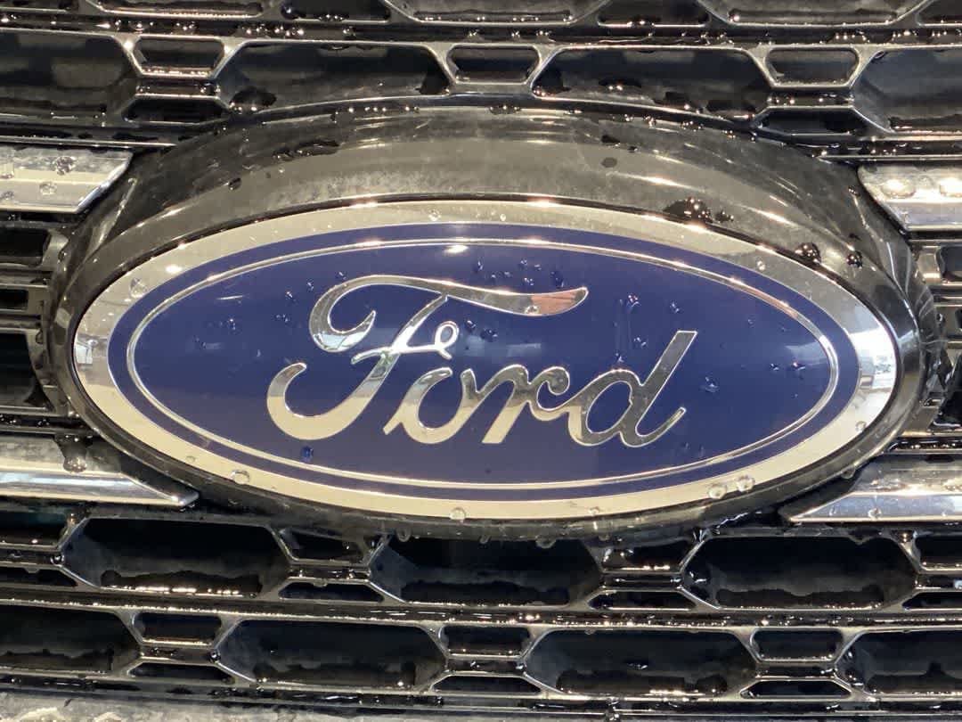 Used 2020 Ford Explorer XLT w/ Equipment Group 202A AWD/4WD image 10