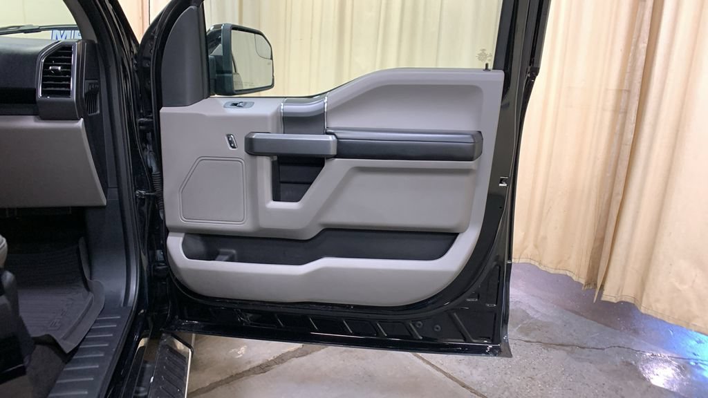Used 2018 Ford F150 XLT w/ Equipment Group 302A Luxury AWD/4WD image 11