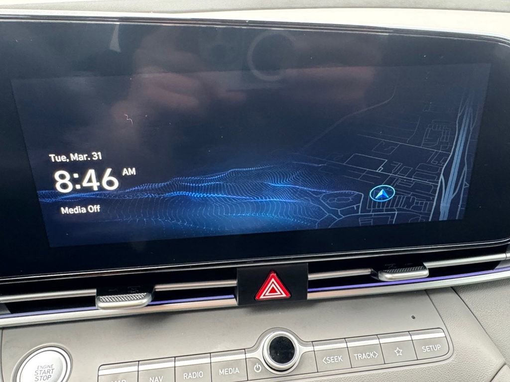 Used 2024 Hyundai Elantra SEL image 16