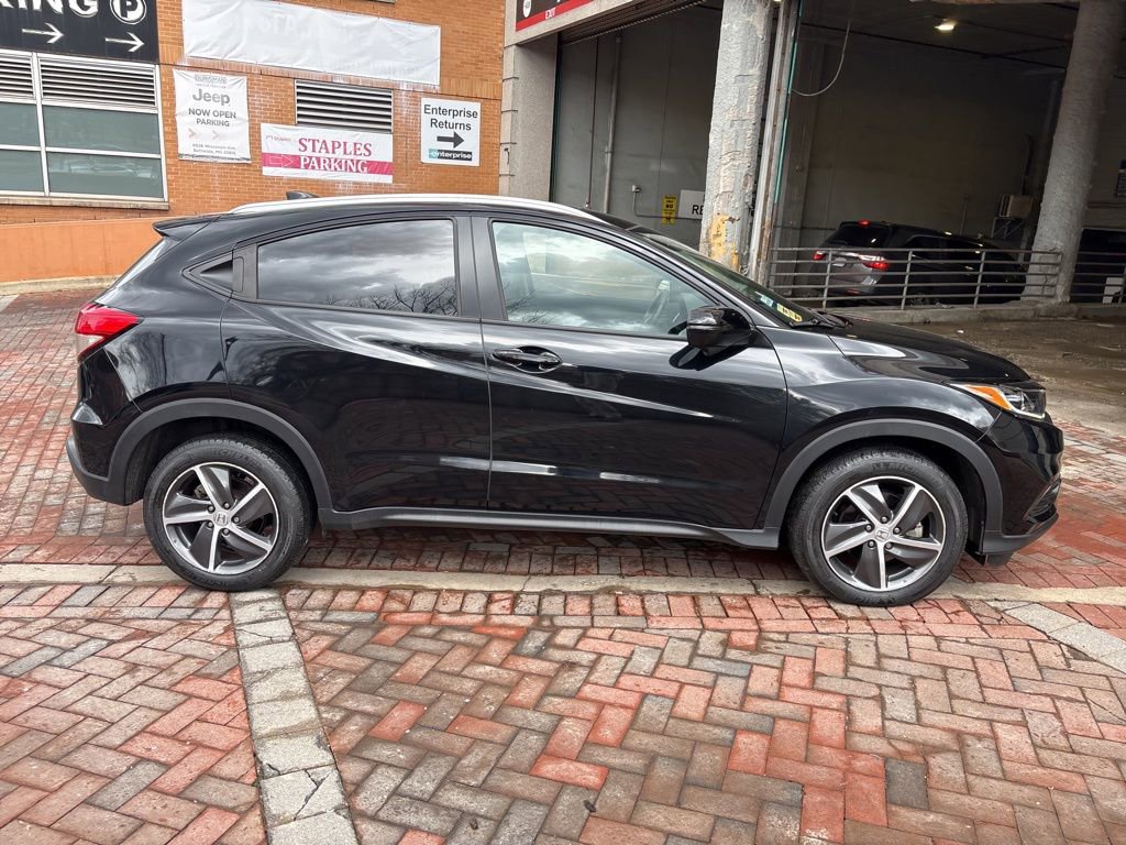 Used 2022 Honda HR-V EX-L image 2