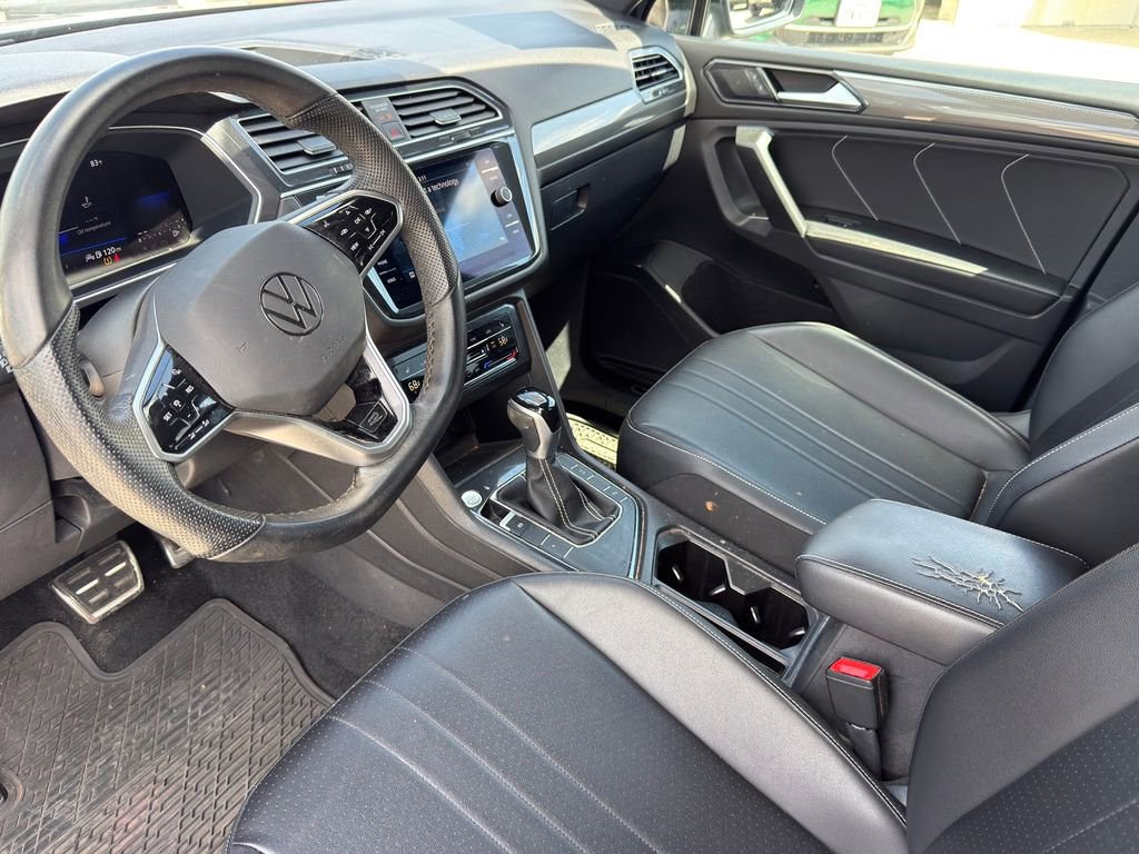 Used 2023 Volkswagen Tiguan SE R-Line image 9