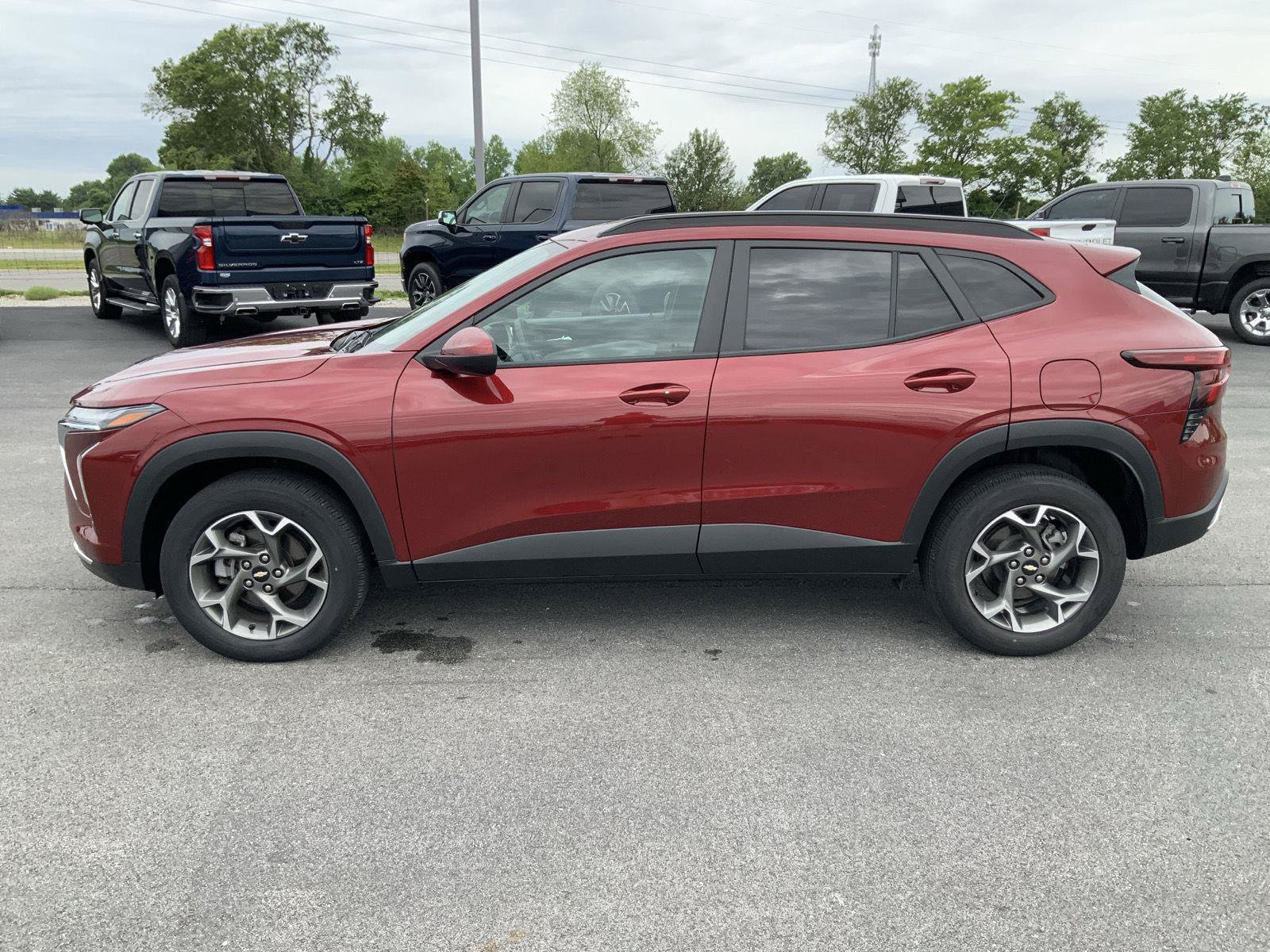 Used 2024 Chevrolet Trax LT w/ Driver Confidence Package FWD image 7