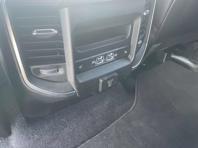 Used 2025 RAM 1500 Laramie AWD/4WD image 12