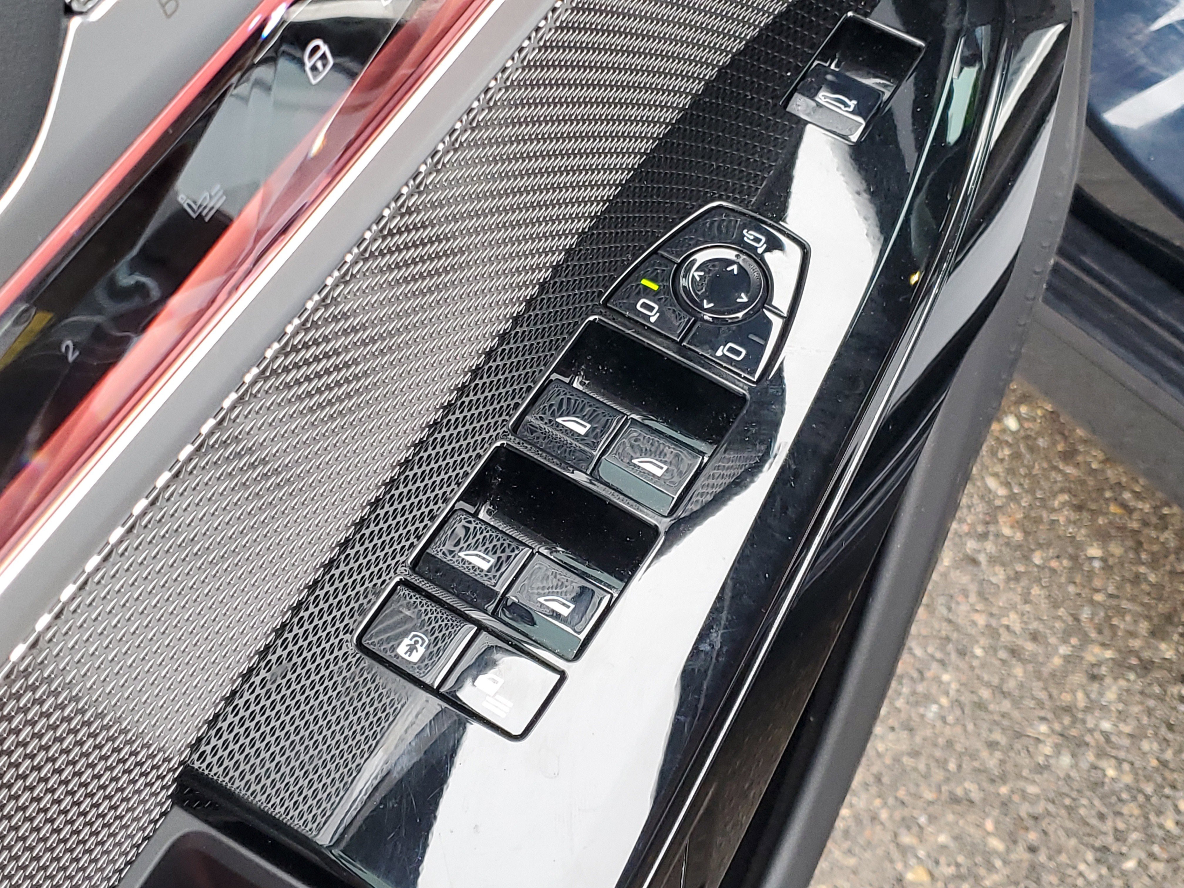 Used 2023 BMW 760i xDrive image 6