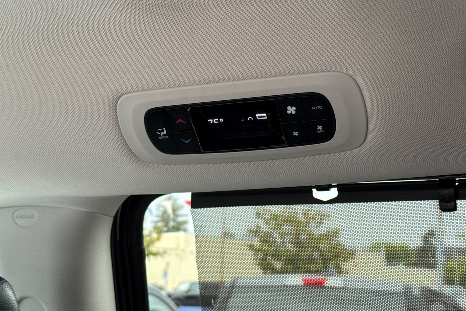 Used 2018 Chrysler Pacifica Touring-L FWD image 33