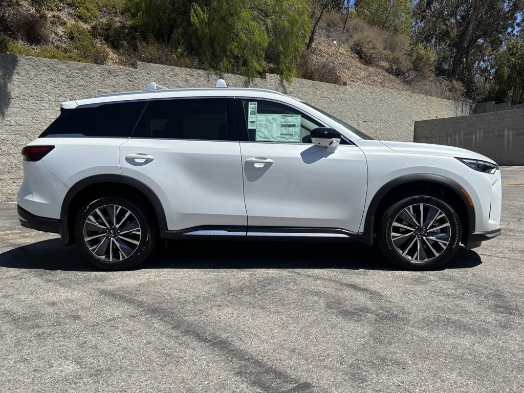 New 2026 INFINITI QX60 Luxe w/ Cargo Package image 2