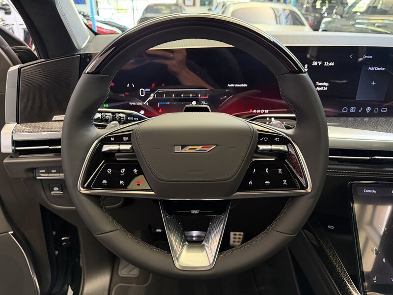 Used 2026 Cadillac Escalade ESV V w/ LPO, ONYX Package AWD/4WD image 11