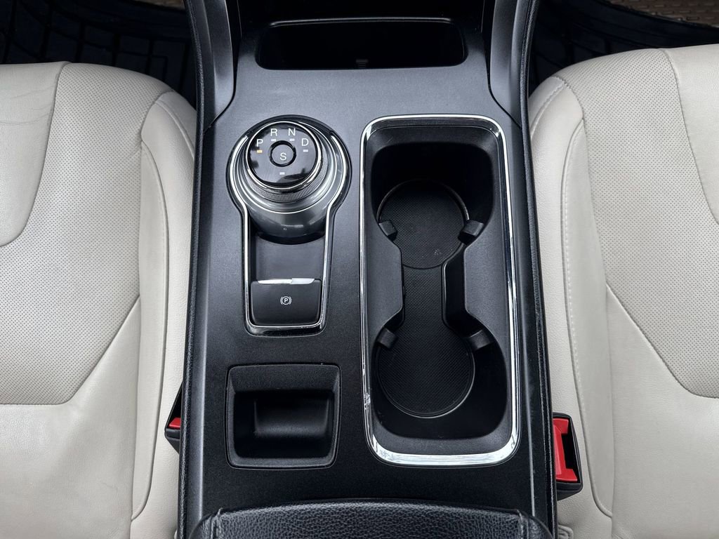 Used 2017 Ford Fusion Titanium FWD image 19
