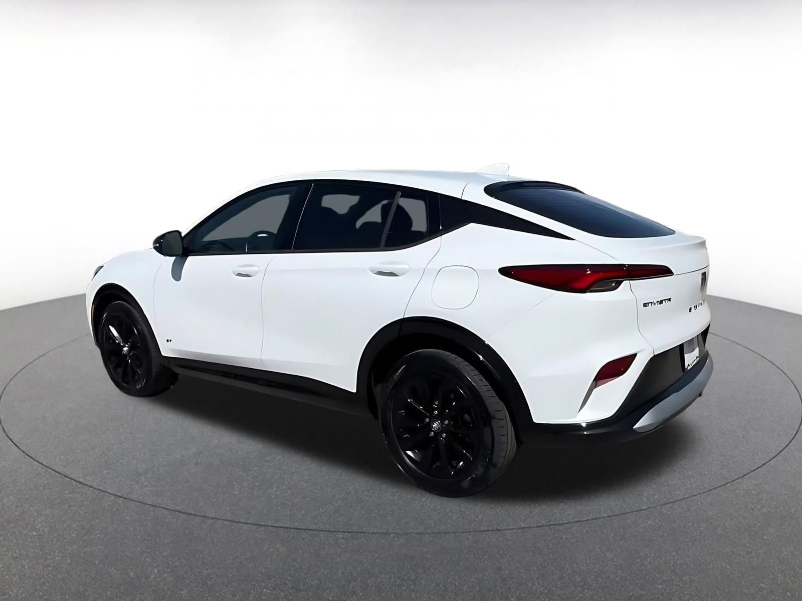 Used 2025 Buick Envista Sport Touring image 11