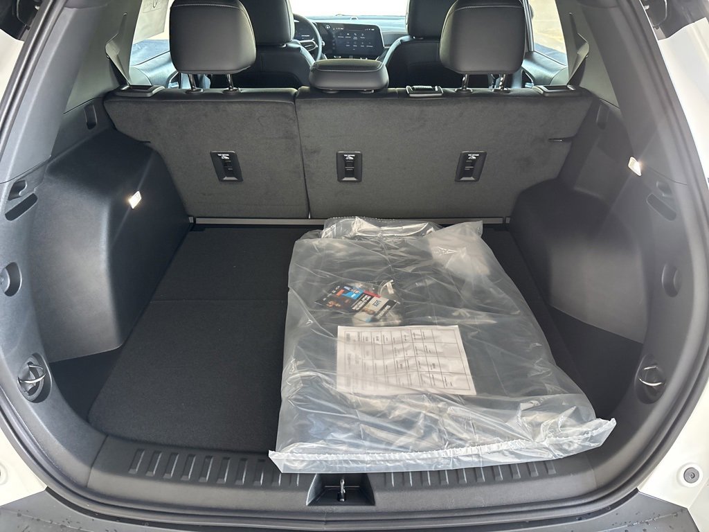 New 2026 Chevrolet Equinox LT w/ Convenience Package II image 24