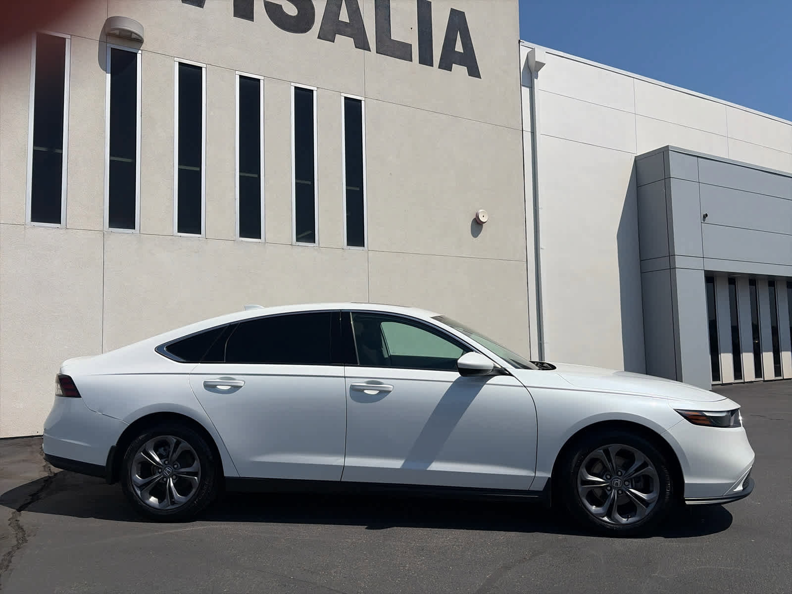 Used 2024 Honda Accord EX image 2