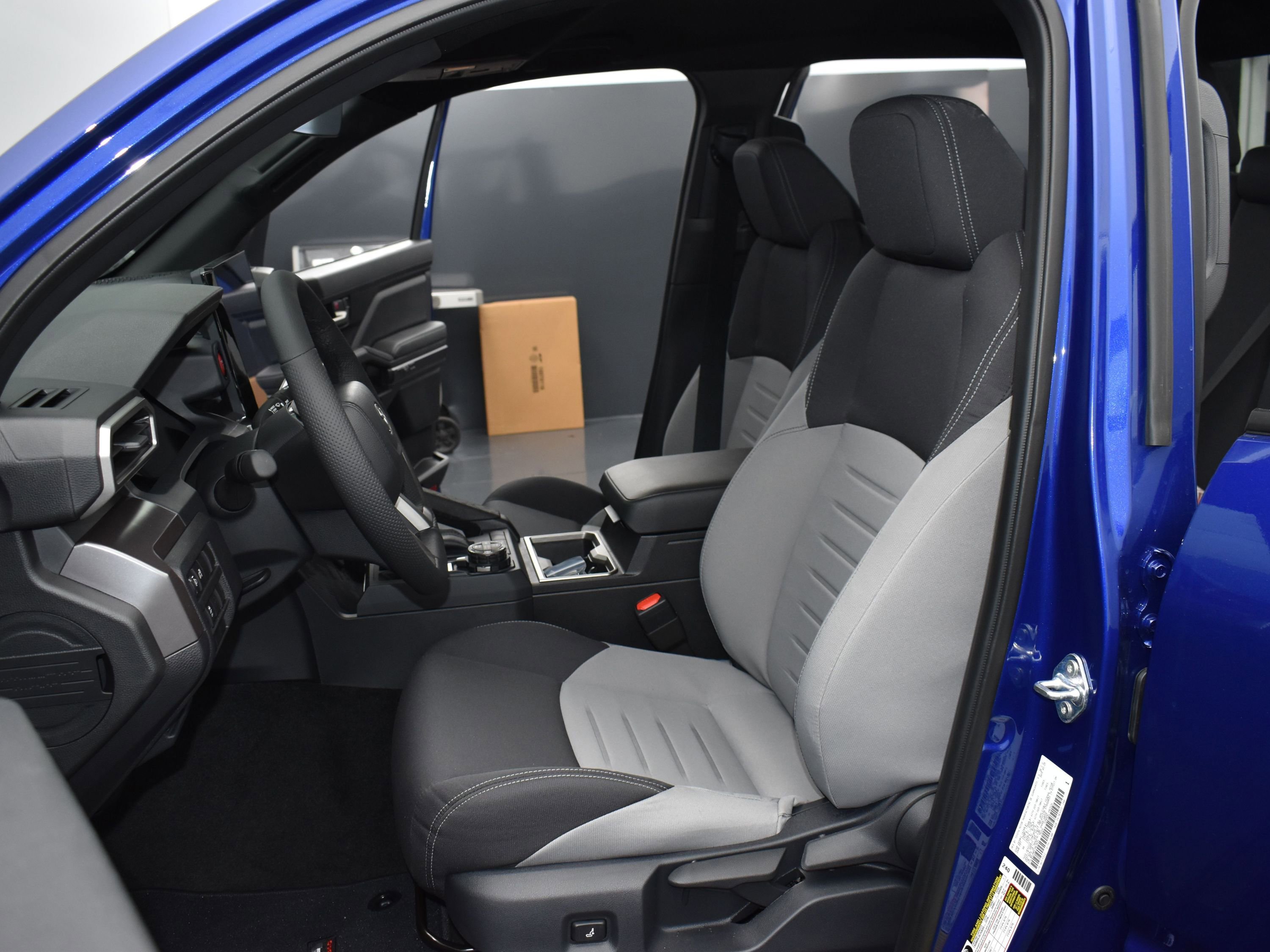 Used 2025 Toyota Tacoma TRD Off-Road image 24