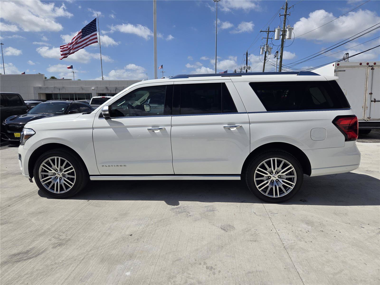 Used 2022 Ford Expedition Max Platinum RWD image 5