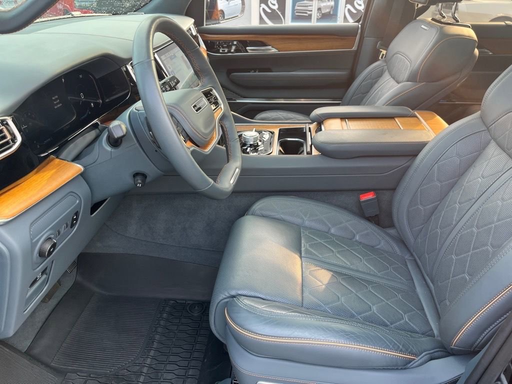 Used 2022 Jeep Grand Wagoneer Series III image 7