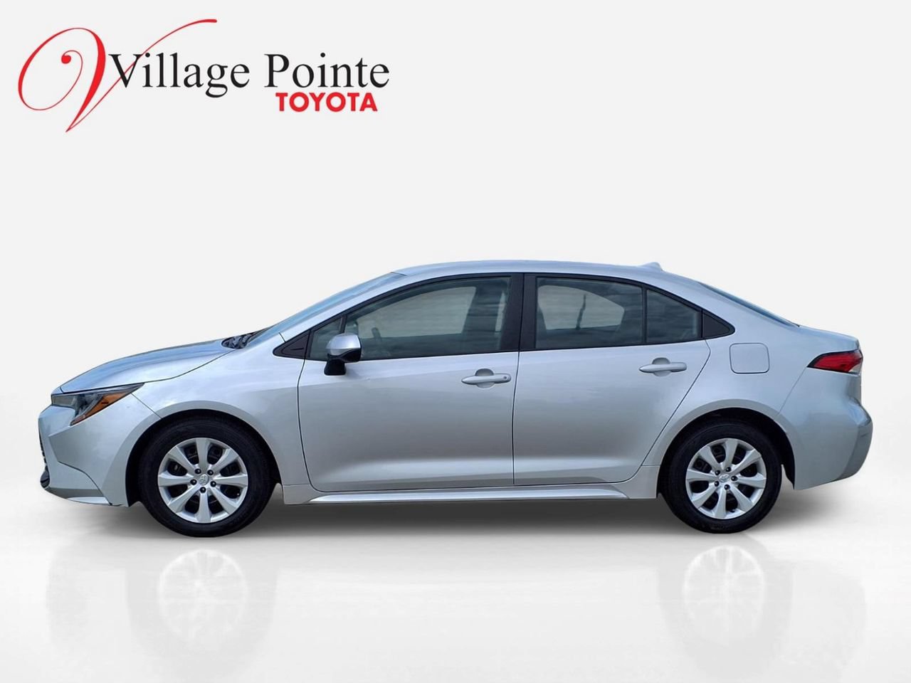 Certified 2024 Toyota Corolla LE FWD image 2